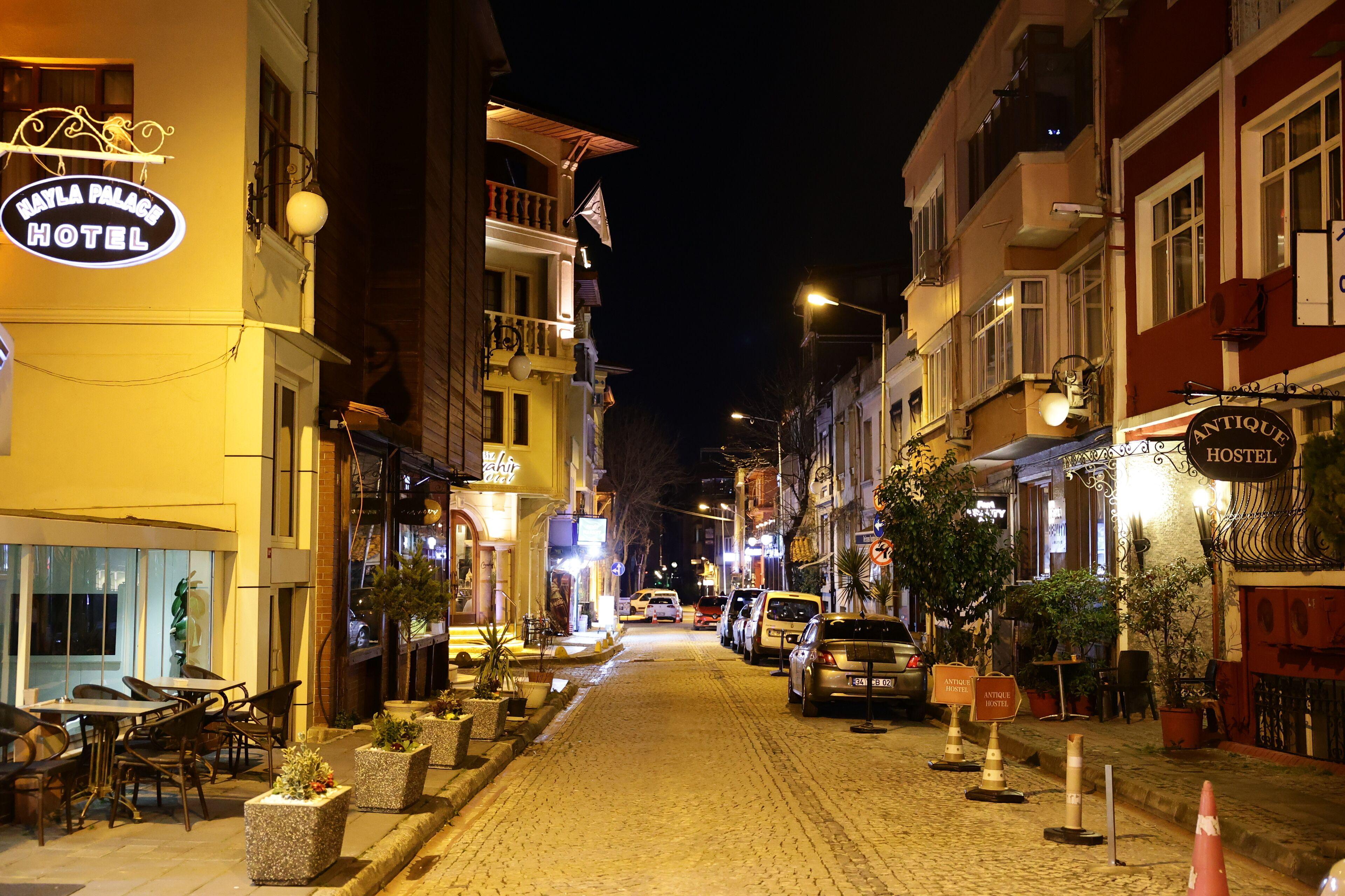 Bonita Apart, Istanbul